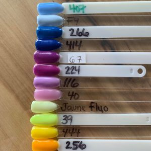 Poudre de couleur tons bleu/ violet/ jaune
